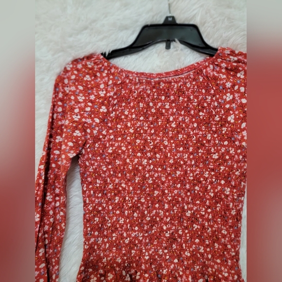 Old Navy Girls Salmon Floral Blouse Long Sleeve Smocked Styled Size 14/16 - Picture 5 of 10
